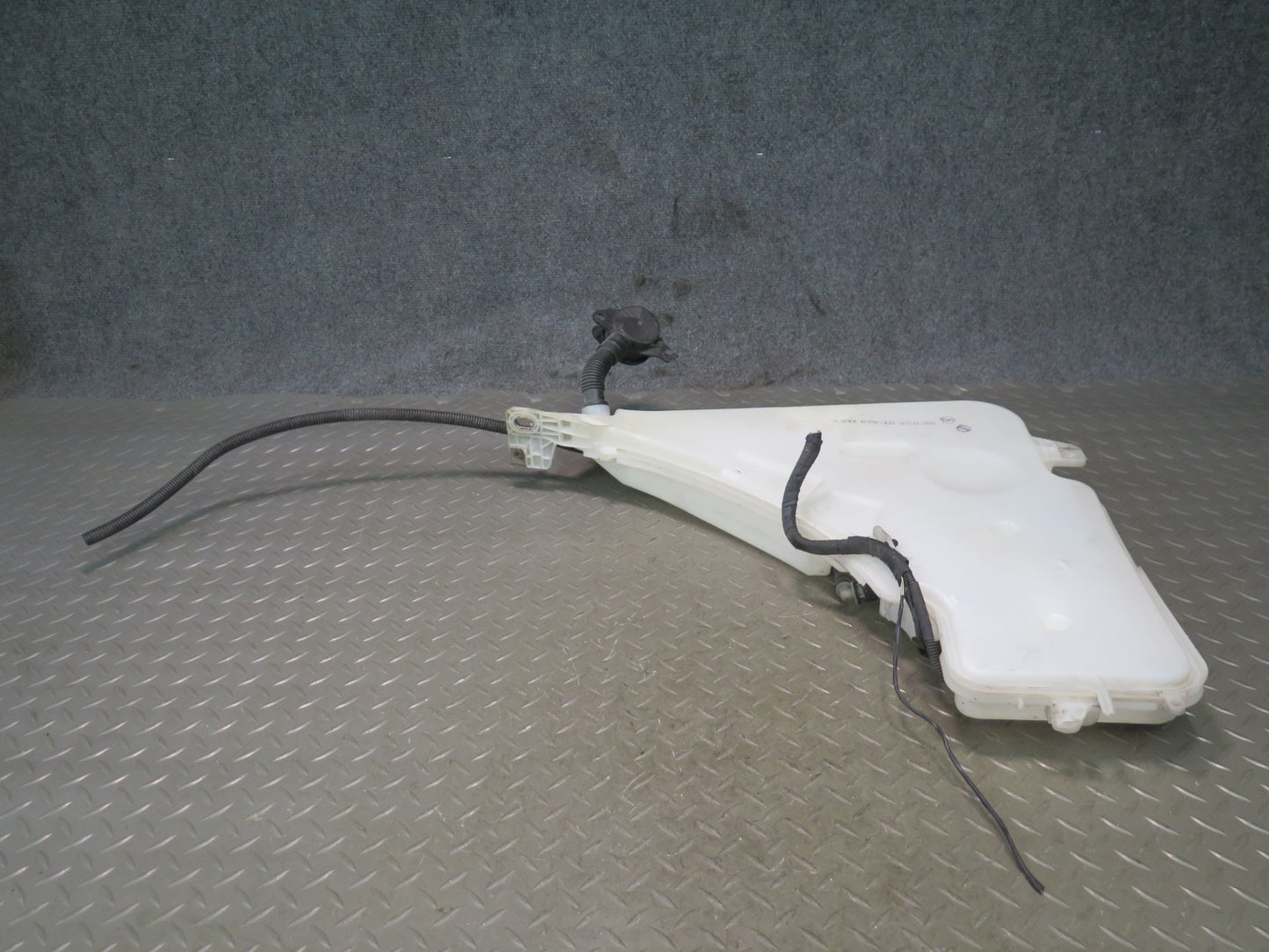 14-16 BMW F32 F33 435I Windshield Washer Fluid Reservoir Bottle w Pump OEM