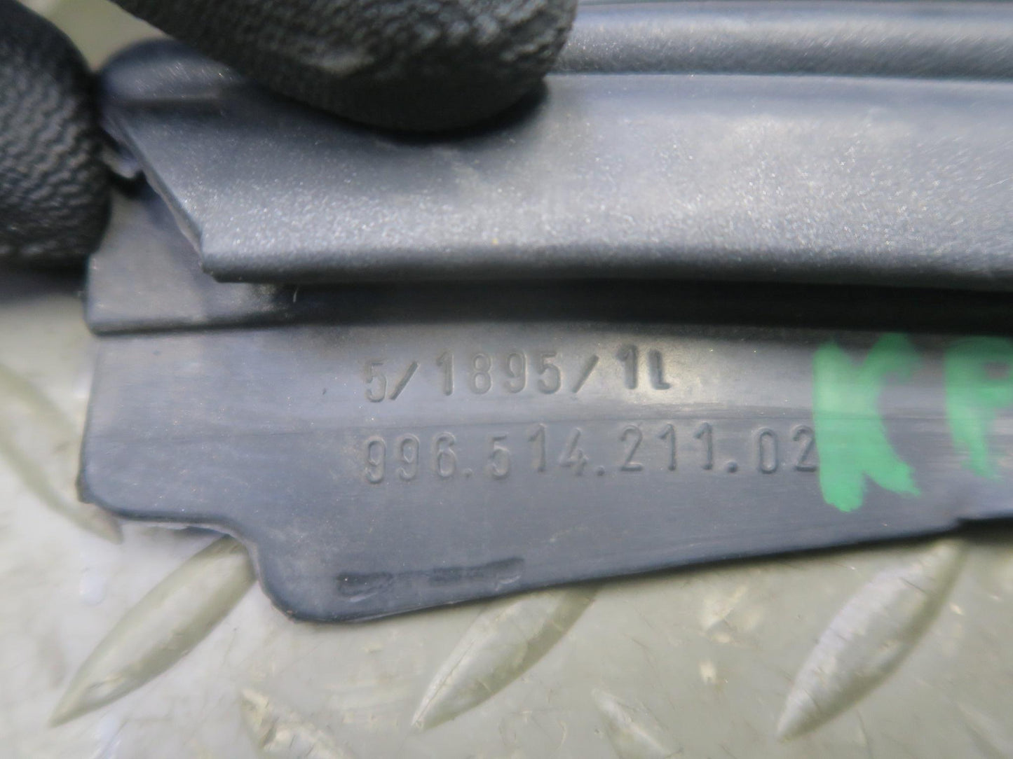 1999-2004 Porsche 911 996 Convertible TOP Roof Weatherstrip Rubber Seal Gasket
