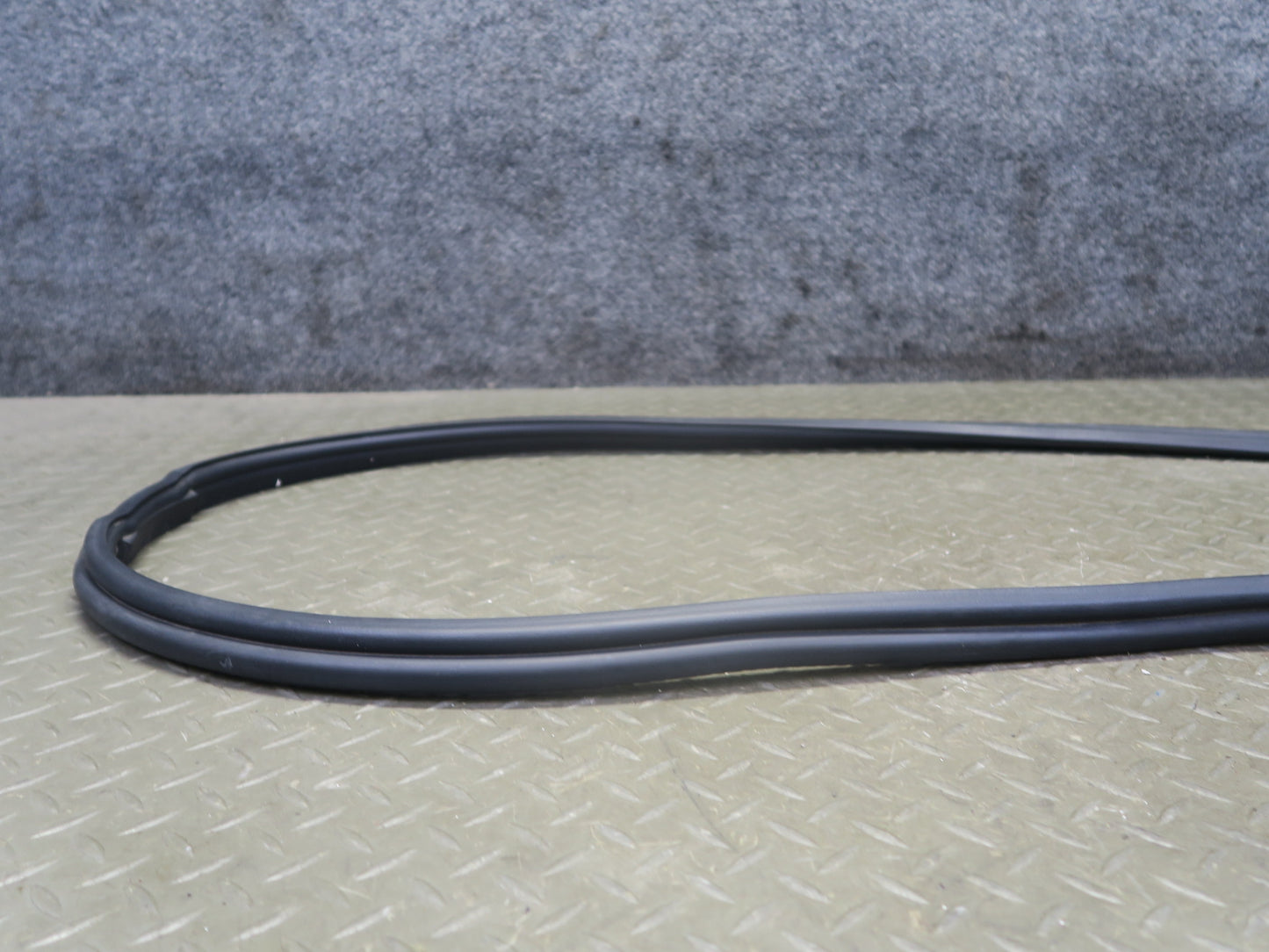 1999-2004 Porsche 911 996 Convertible TOP Roof Weatherstrip Rubber Seal Gasket