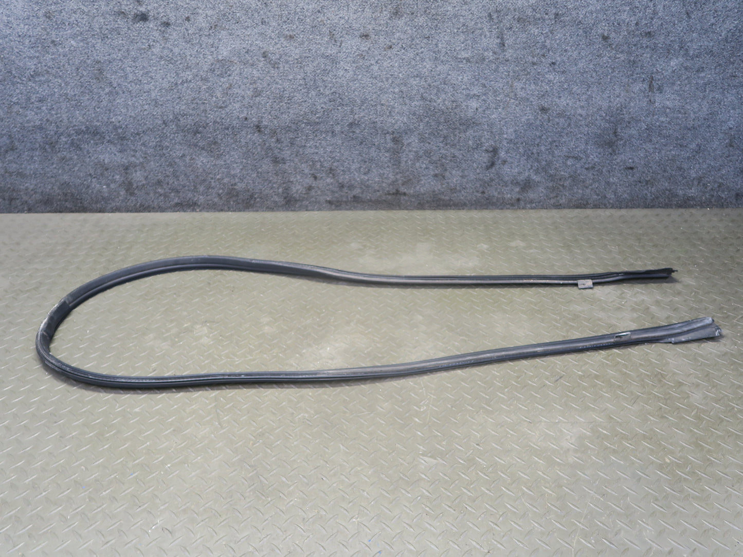 1999-2004 Porsche 911 996 Convertible TOP Roof Weatherstrip Rubber Seal Gasket