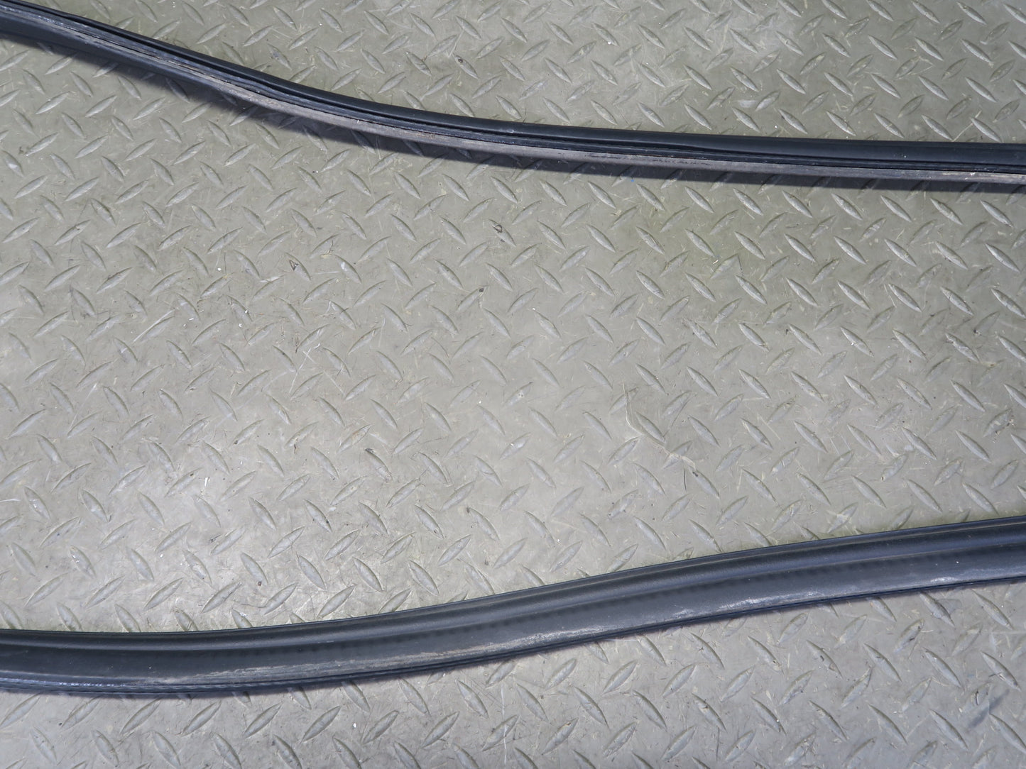 1999-2004 Porsche 911 996 Convertible TOP Roof Weatherstrip Rubber Seal Gasket