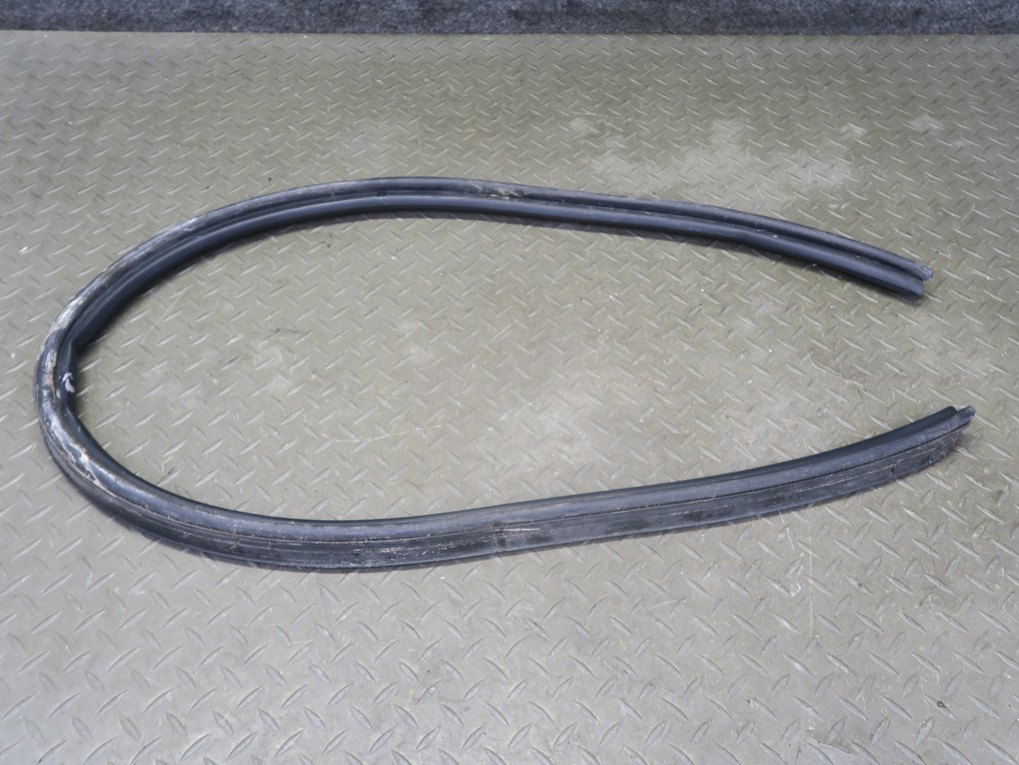 84-96 Chevrolet Corvette C4 Set of 2 Rear Targa Roof Seal Windlace Rubber OEM