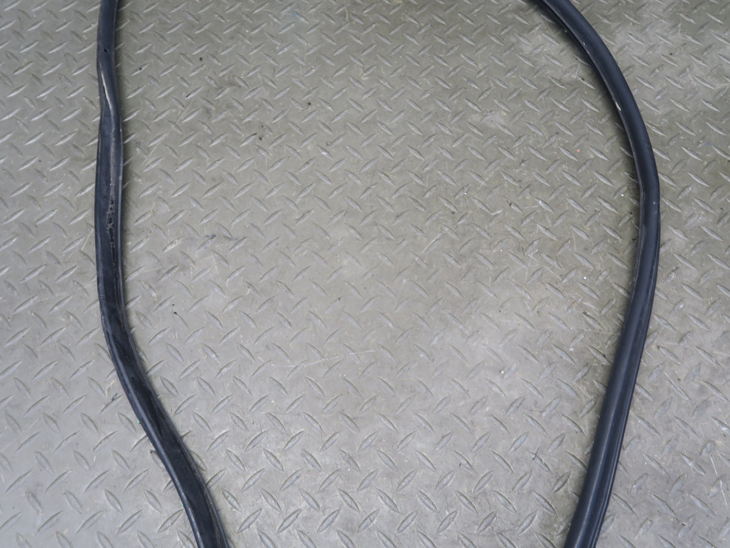 02-10 Lexus Z40 SC430 Front Right Door Weatherstrip Rubber Seal Set OEM