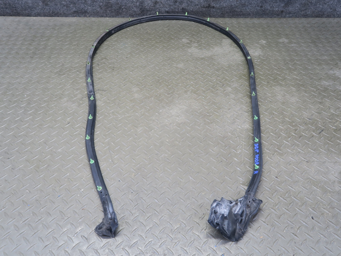 02-10 Lexus Z40 SC430 Front Right Door Weatherstrip Rubber Seal Set OEM