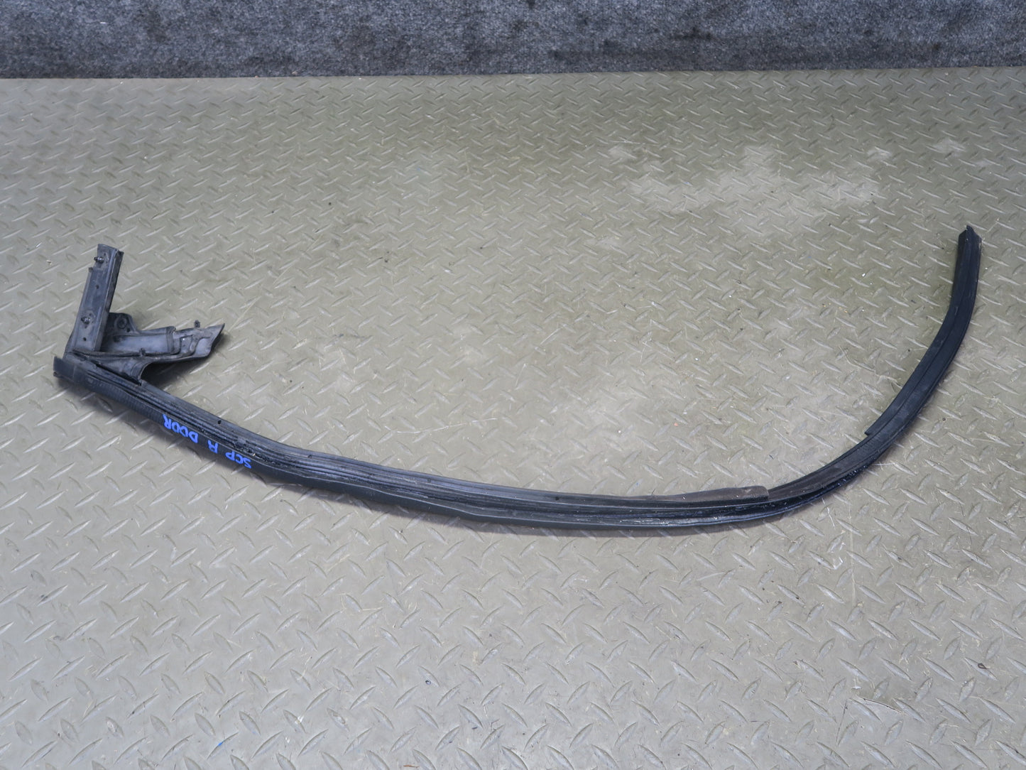 02-10 Lexus Z40 SC430 Front Right Door Weatherstrip Rubber Seal Set OEM