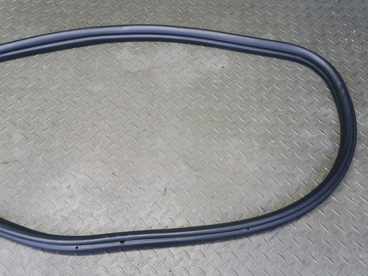 99-05 Porsche 911 996 Convertble Left & Right Door Weatherstrip Rubber Seal Set