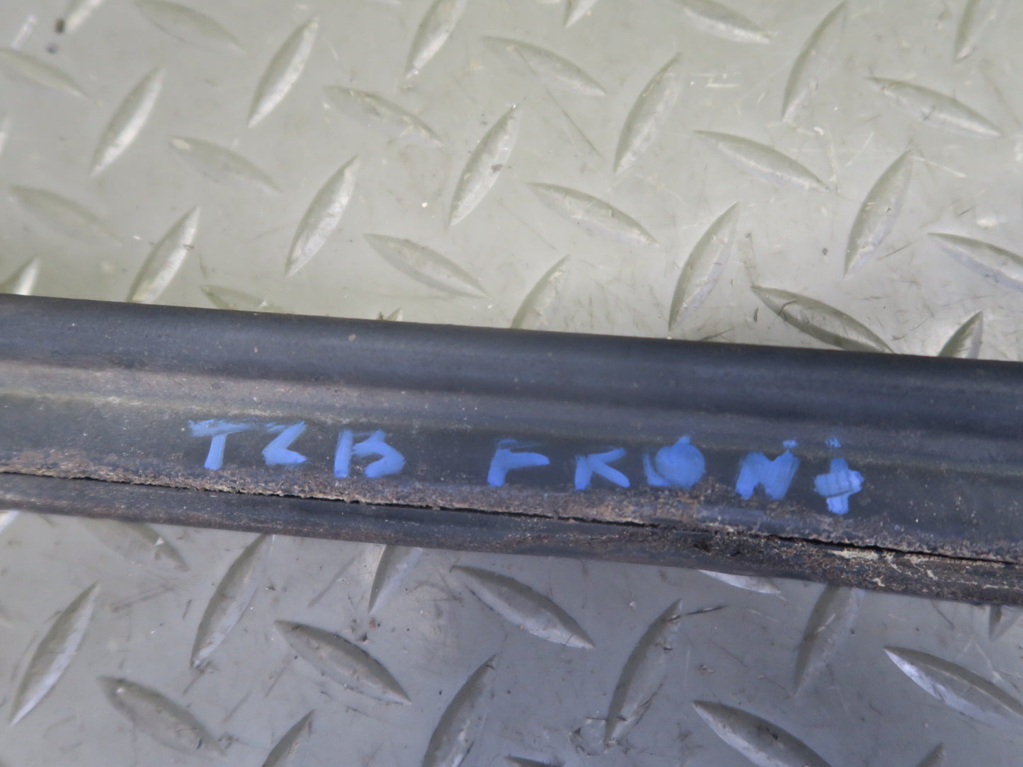 96-99 BMW E36 318iC Set of 3 Front Hood Weatherstrip Rubber Seal OEM