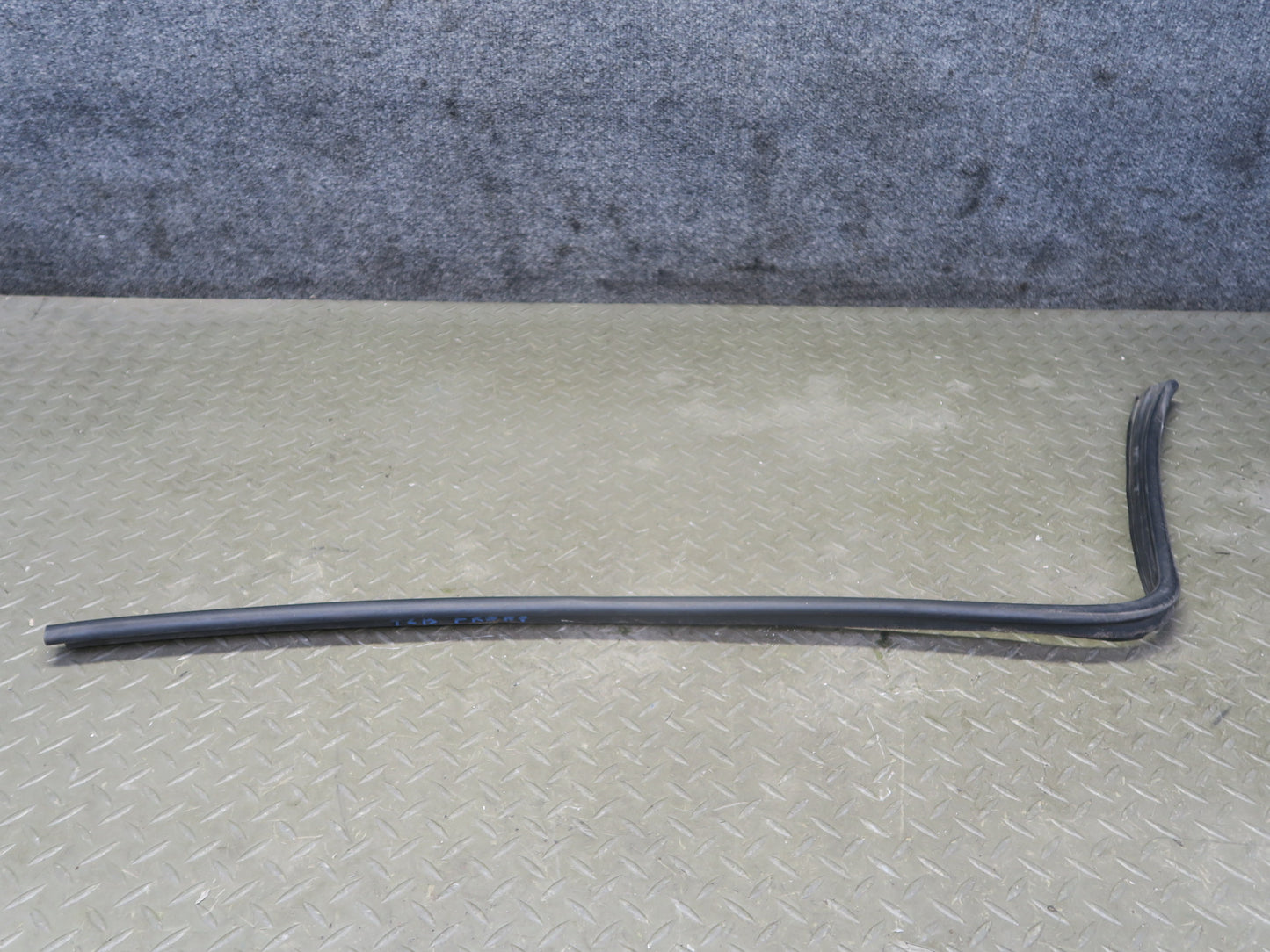 96-99 BMW E36 318iC Set of 3 Front Hood Weatherstrip Rubber Seal OEM