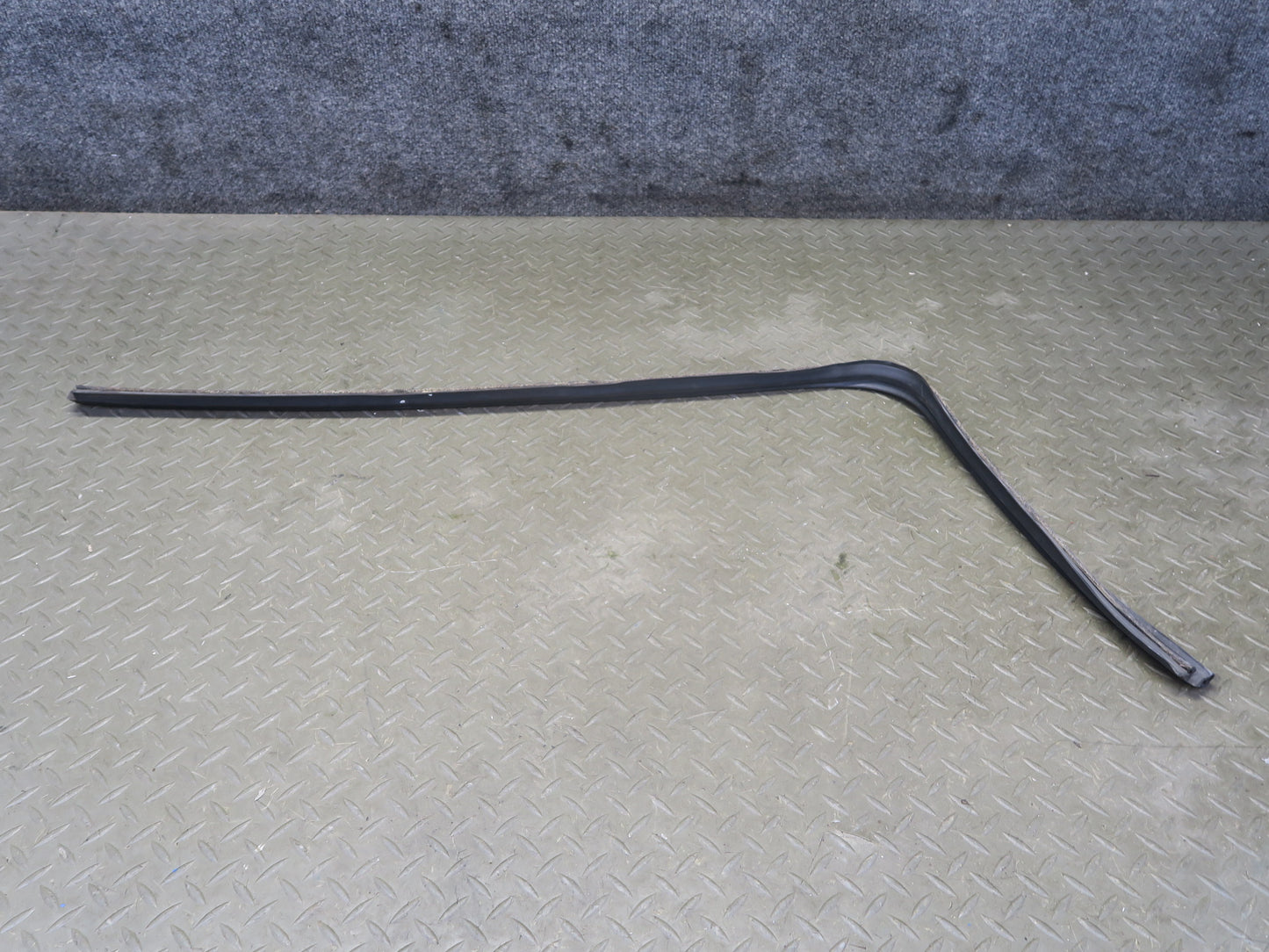 96-99 BMW E36 318iC Set of 3 Front Hood Weatherstrip Rubber Seal OEM