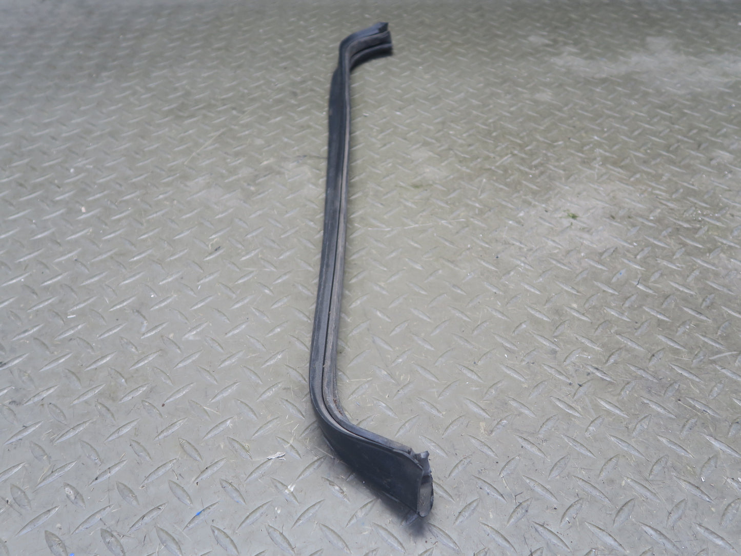 96-99 BMW E36 318iC Set of 3 Front Hood Weatherstrip Rubber Seal OEM