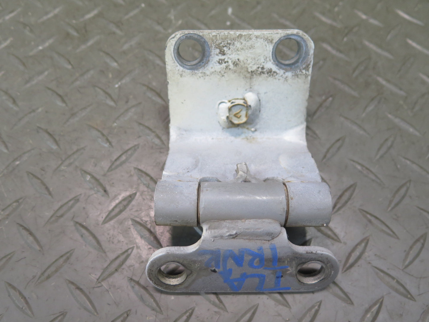 1991-1997 Toyota Land Cruiser FJ80 Rear Trunk Lid Tailgate Lower Hinge Set of 2
