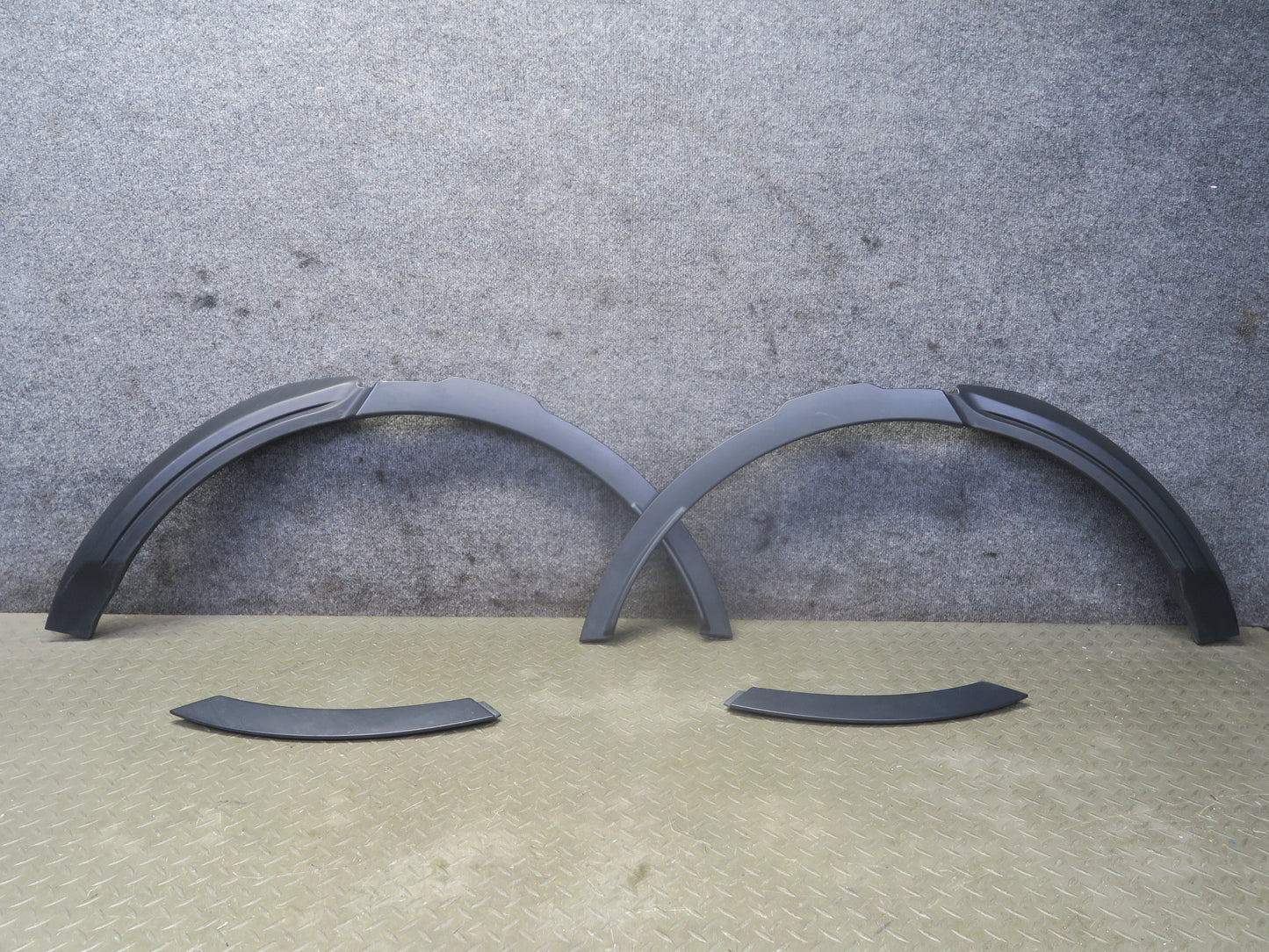 2012-2019 Range Rover Evoque L538 4DR Rear Left & Right Wheel Arch Molding Set