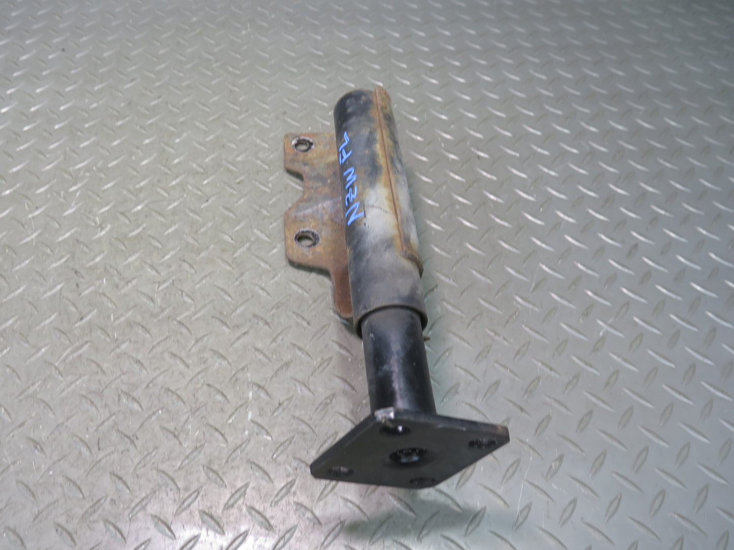81-83 Datsun S130 280ZX Front Right Left Bumper Shock Absorber w Bolts Set OEM