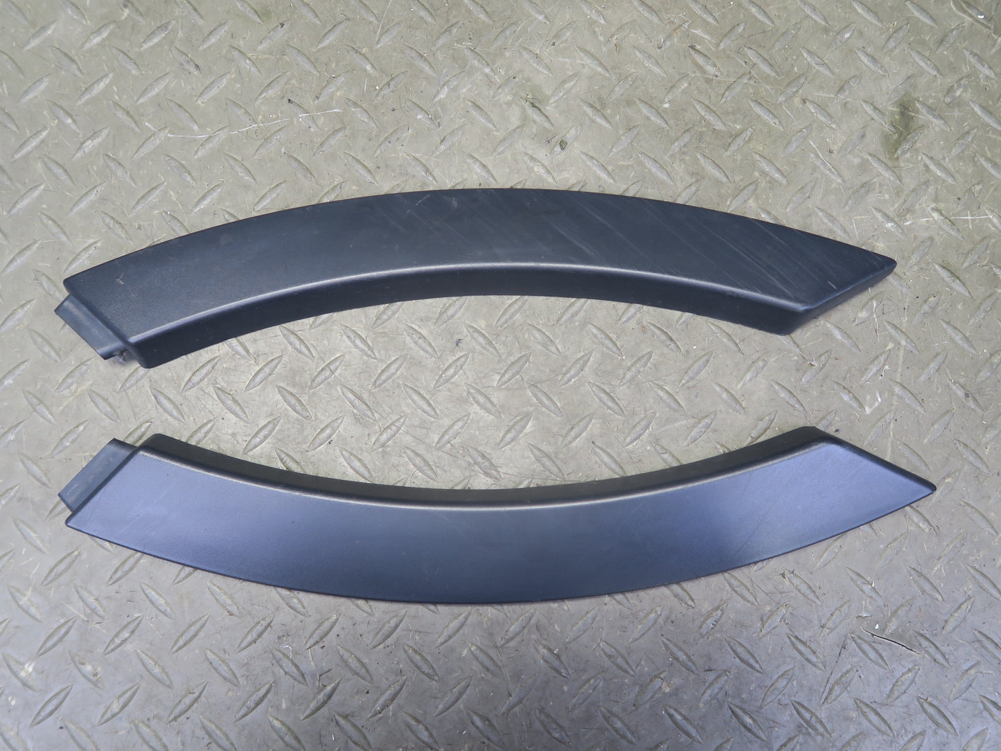 2012-2019 Range Rover Evoque L538 4DR Rear Left & Right Wheel Arch Molding Set