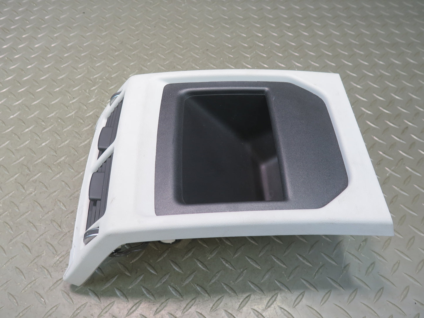 2012-2019 Range Rover Evoque L538 Rear Center Console Trim Panel w Air Vent
