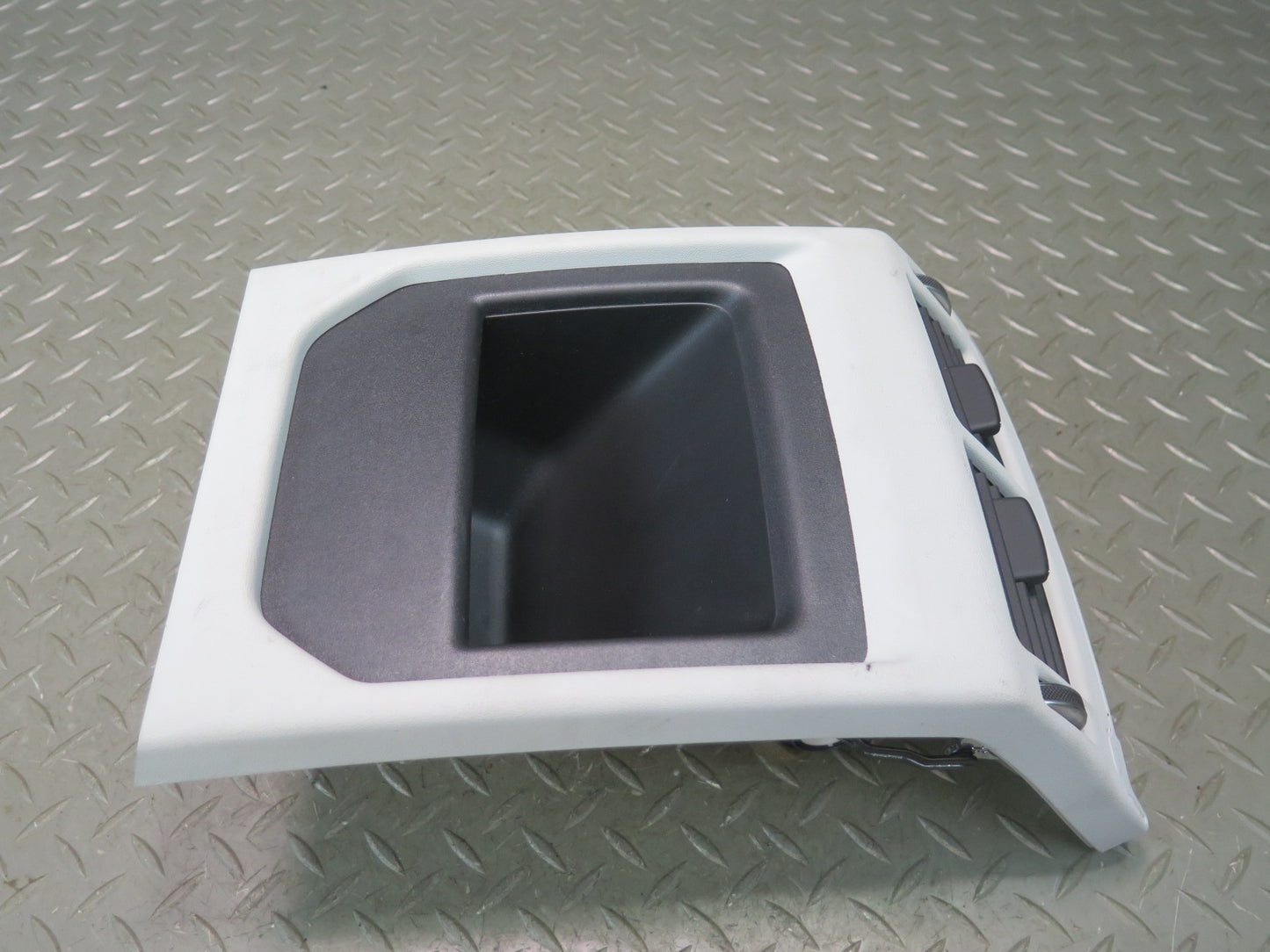 2012-2019 Range Rover Evoque L538 Rear Center Console Trim Panel w Air Vent