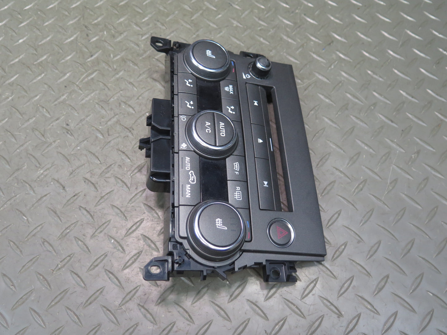 2012-2013 Range Rover Evoque L538 A/C Heater Climate Control Switch Panel