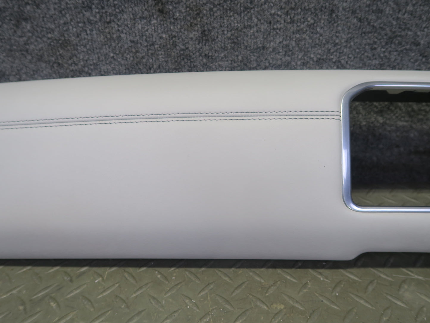 2012-2019 Range Rover Evoque L538 Dash Center Right Trim Bezel Cover Panel