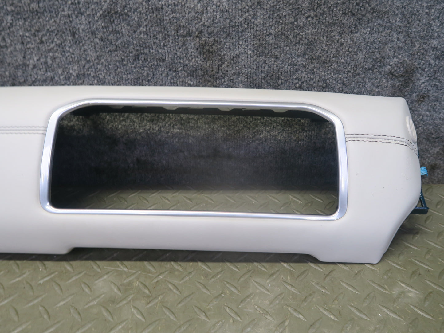 2012-2019 Range Rover Evoque L538 Dash Center Right Trim Bezel Cover Panel