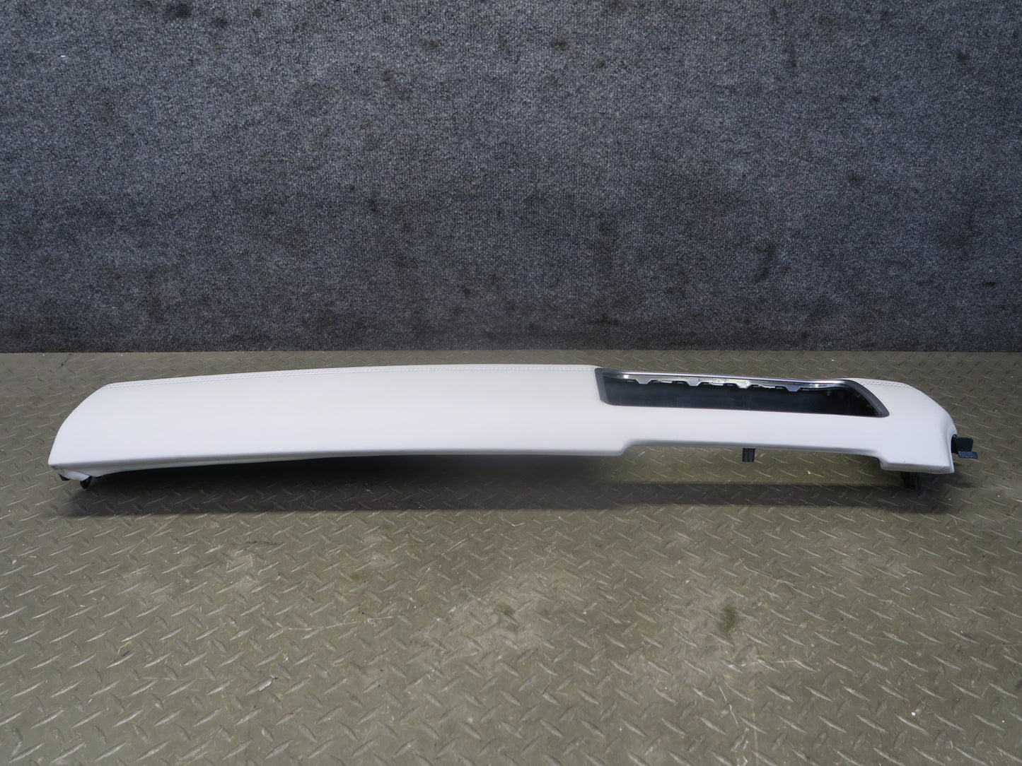 2012-2019 Range Rover Evoque L538 Dash Center Right Trim Bezel Cover Panel