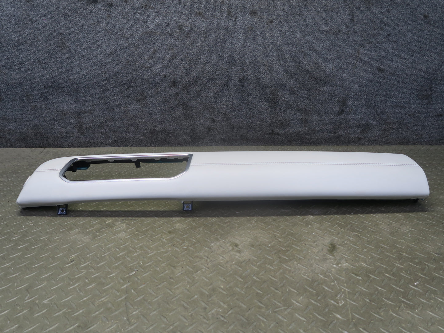 2012-2019 Range Rover Evoque L538 Dash Center Right Trim Bezel Cover Panel