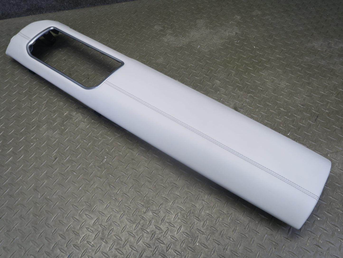 2012-2019 Range Rover Evoque L538 Dash Center Right Trim Bezel Cover Panel