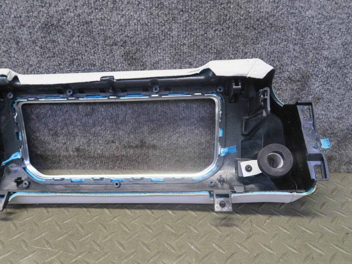 2012-2019 Range Rover Evoque L538 Dash Center Right Trim Bezel Cover Panel