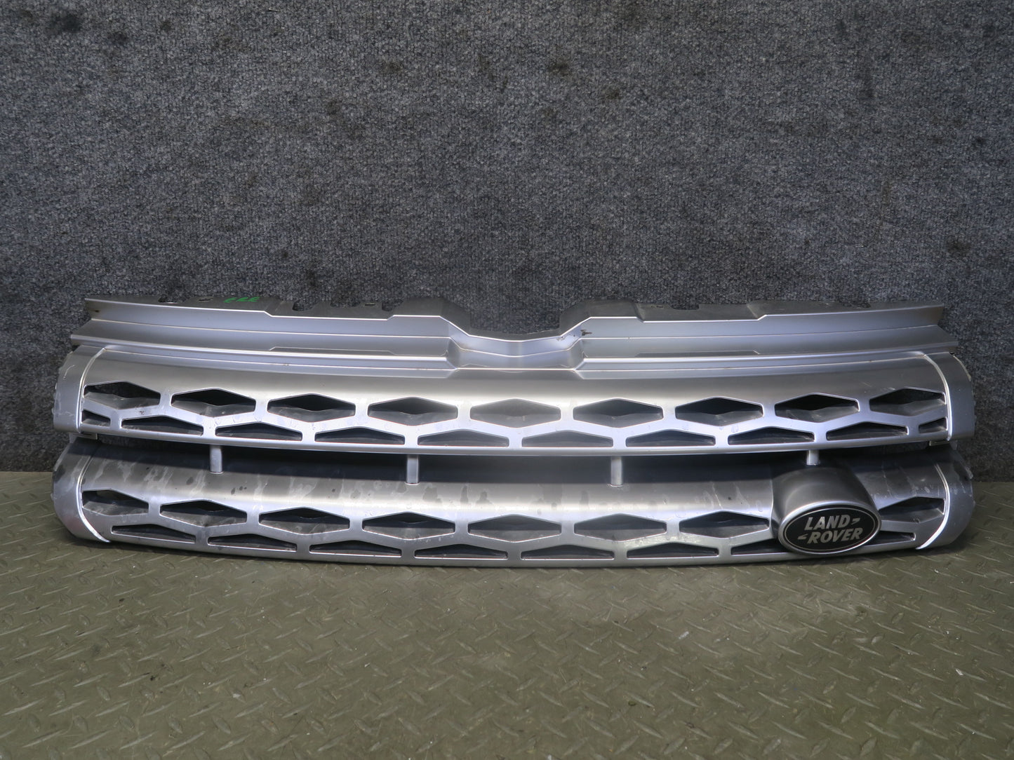 2012-2015 Range Rover Evoque L538 Front Hood Upper Air Vent Grille