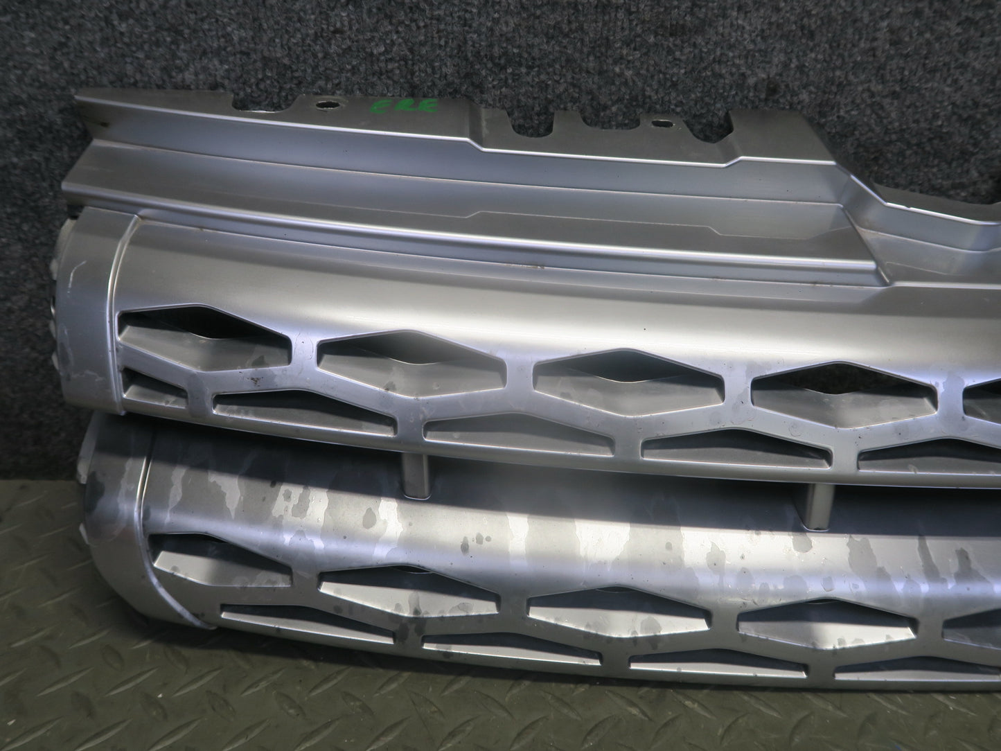 2012-2015 Range Rover Evoque L538 Front Hood Upper Air Vent Grille
