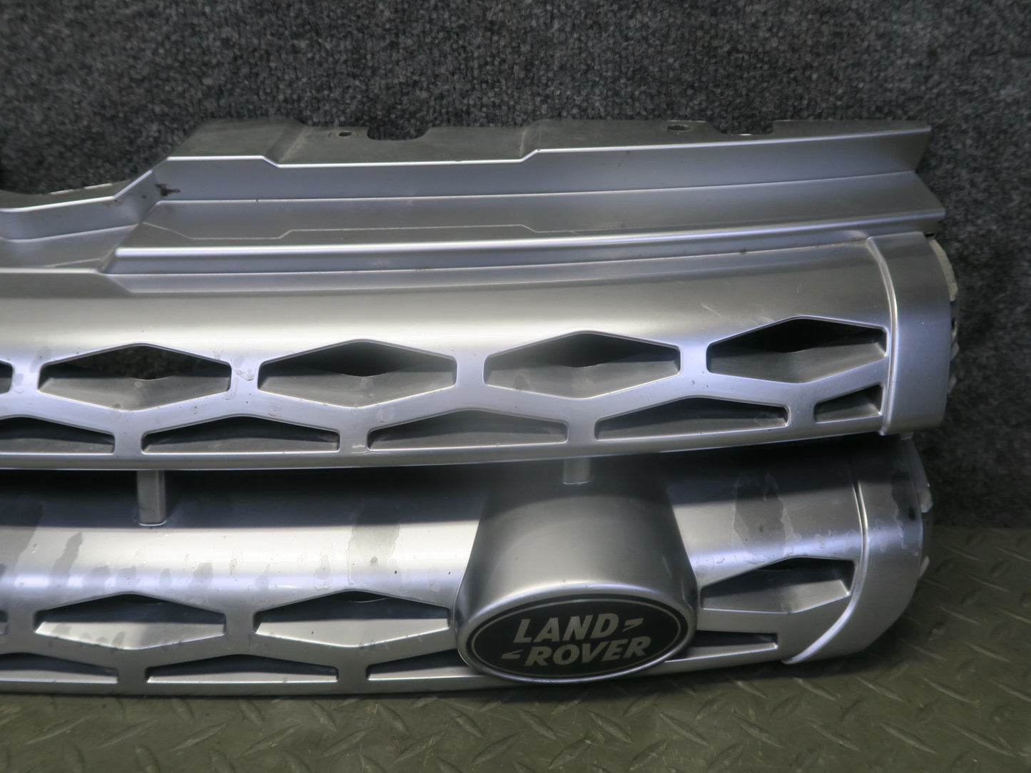 2012-2015 Range Rover Evoque L538 Front Hood Upper Air Vent Grille