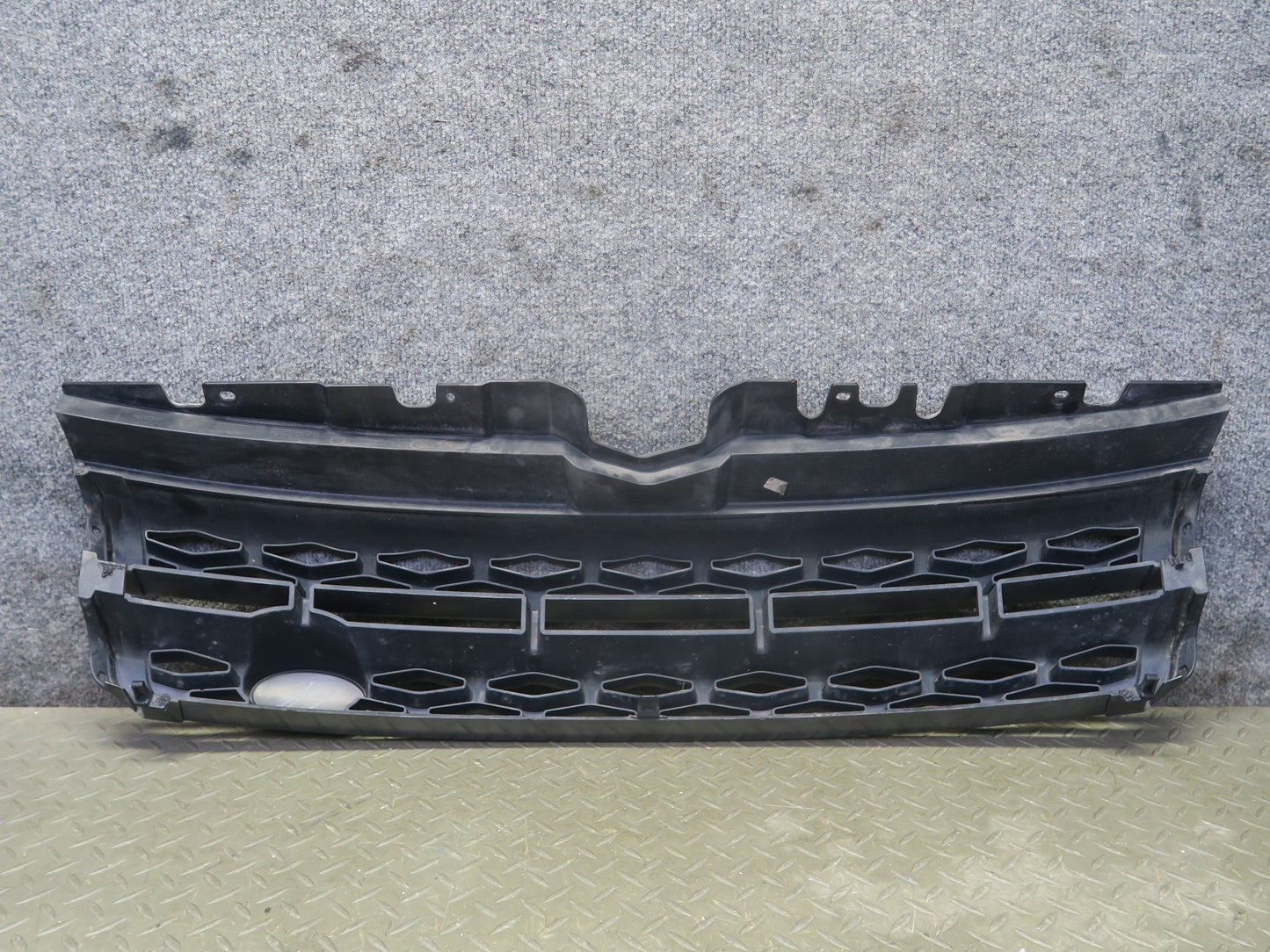 2012-2015 Range Rover Evoque L538 Front Hood Upper Air Vent Grille