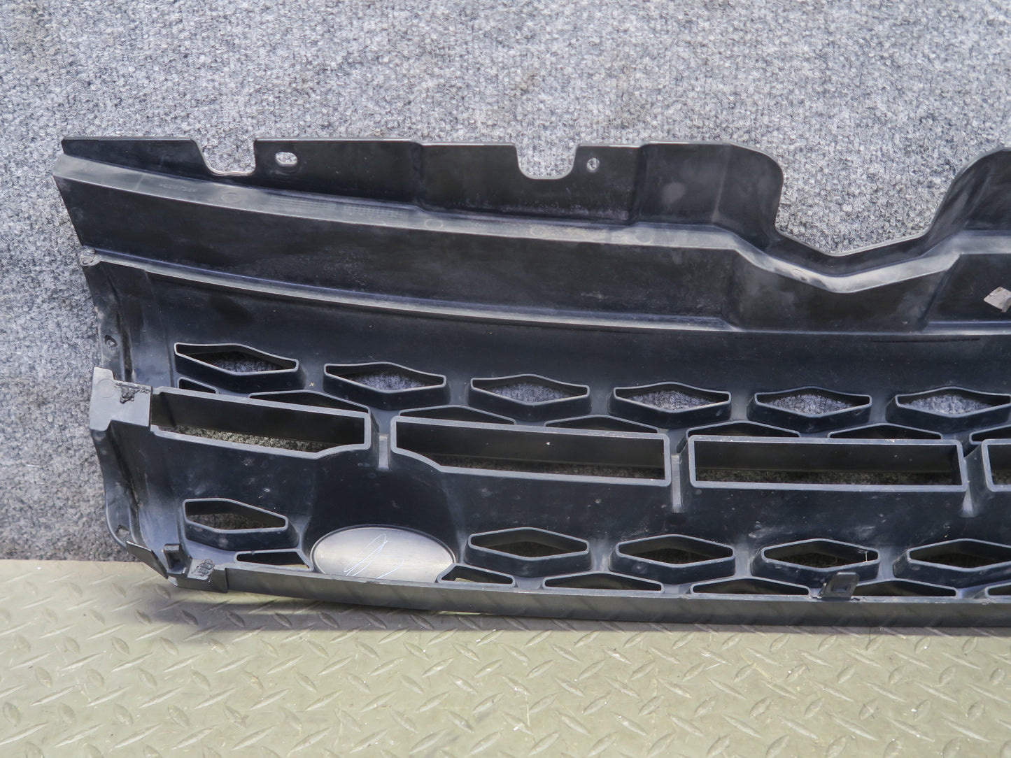 2012-2015 Range Rover Evoque L538 Front Hood Upper Air Vent Grille