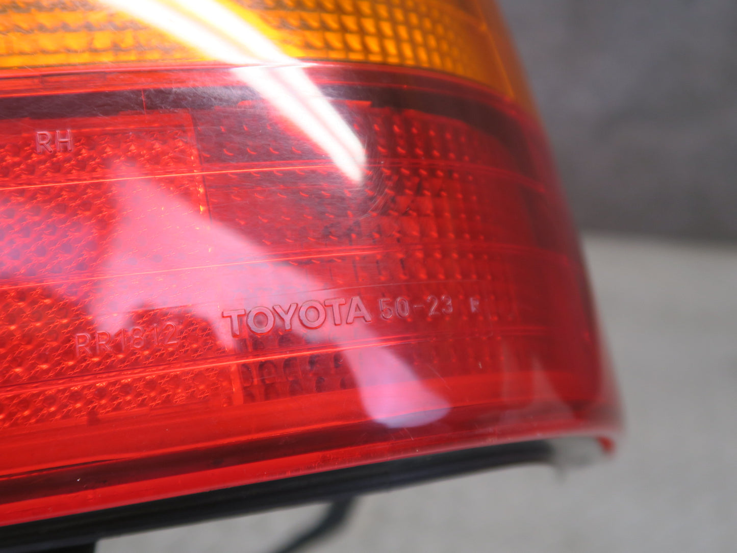 95-97 Toyota Celsior UCF20 Rear Right Side Outer Tail Light Lamp OEM