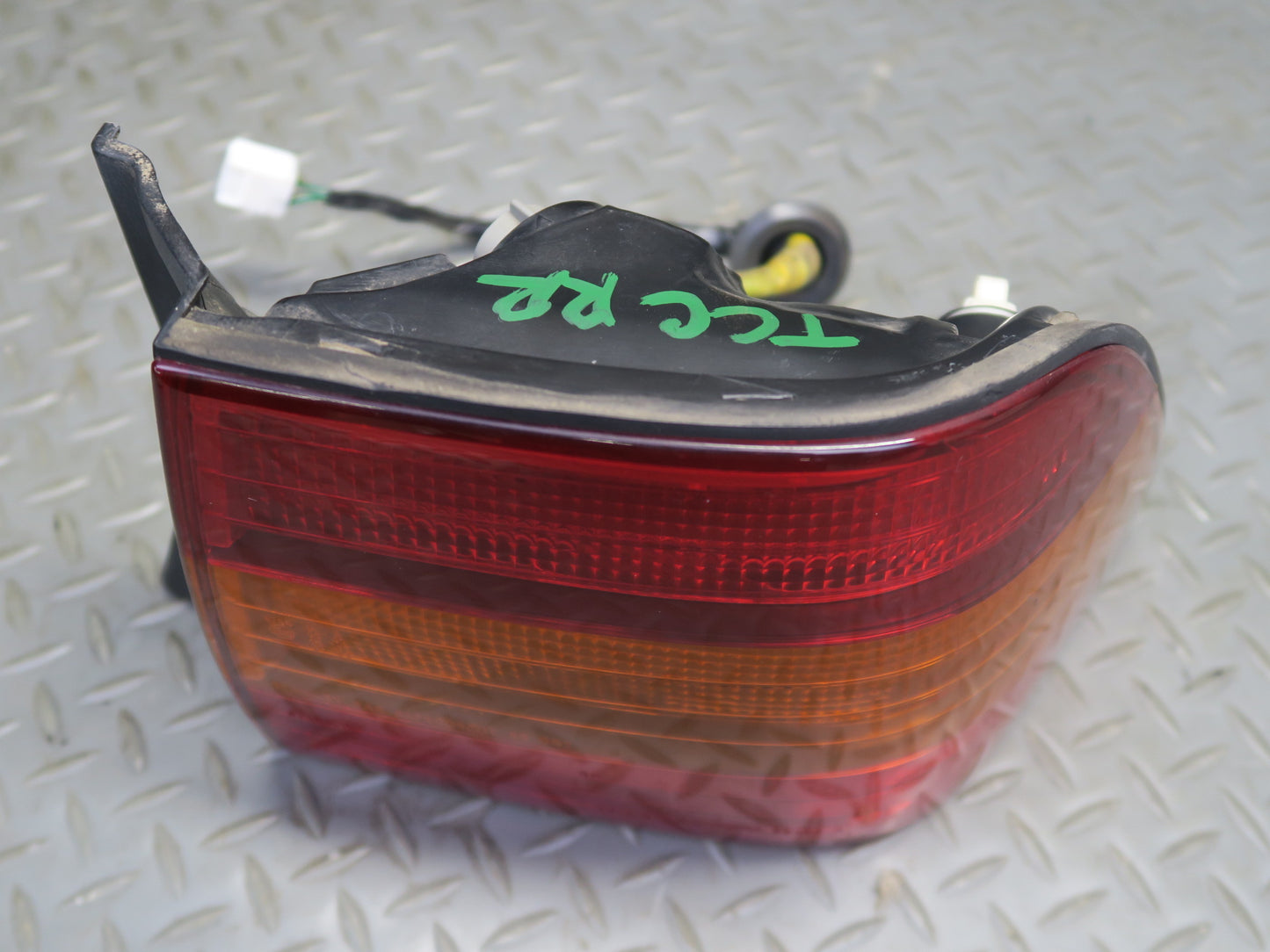 95-97 Toyota Celsior UCF20 Rear Right Side Outer Tail Light Lamp OEM