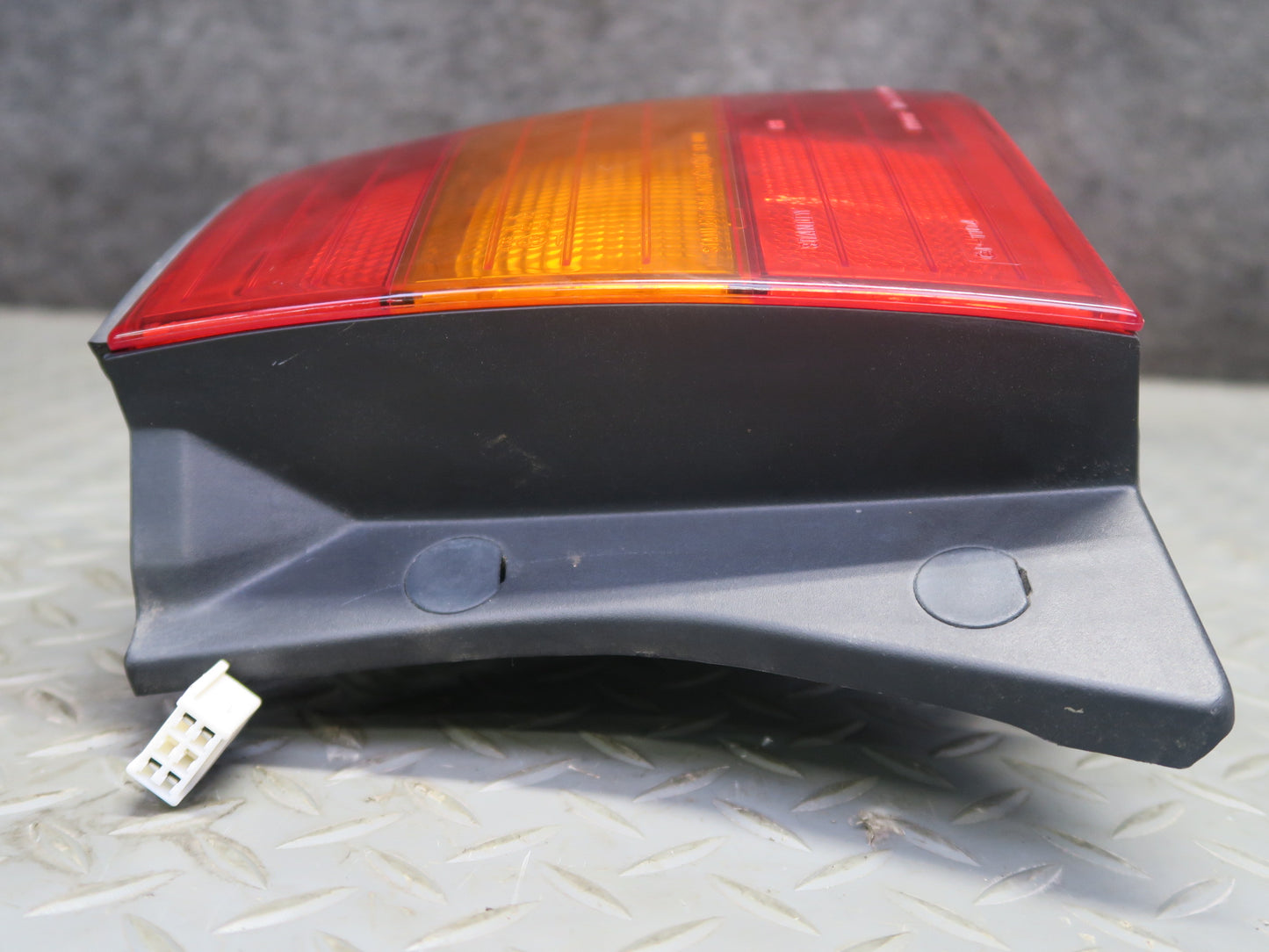 95-97 Toyota Celsior UCF20 Rear Right Side Outer Tail Light Lamp OEM