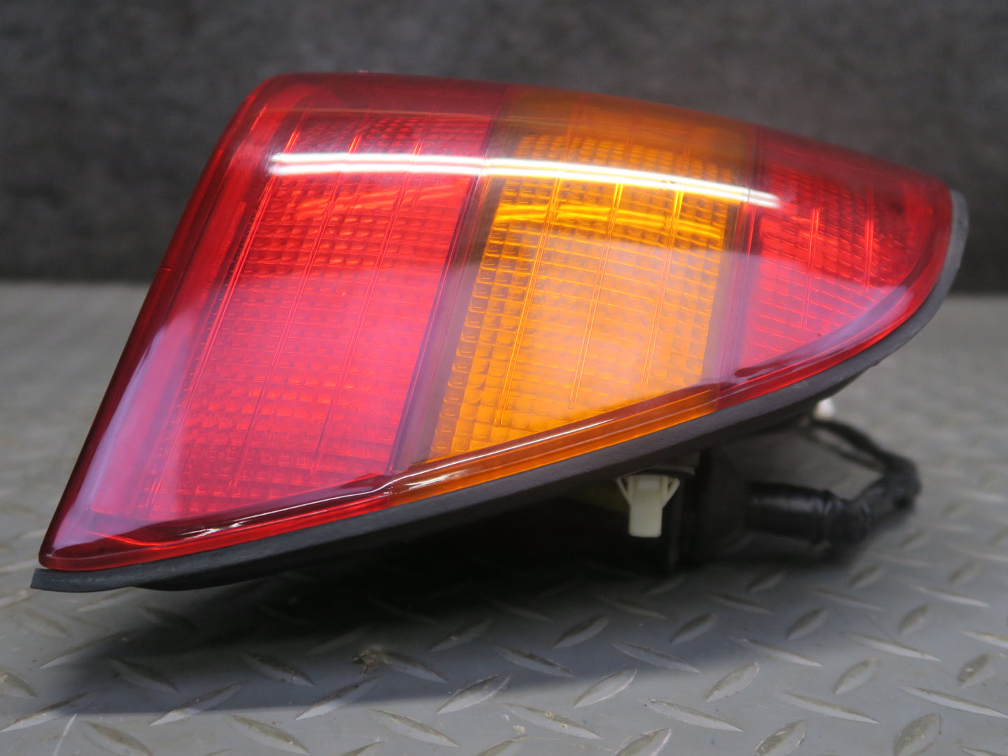 95-97 Toyota Celsior UCF20 Rear Right Side Outer Tail Light Lamp OEM