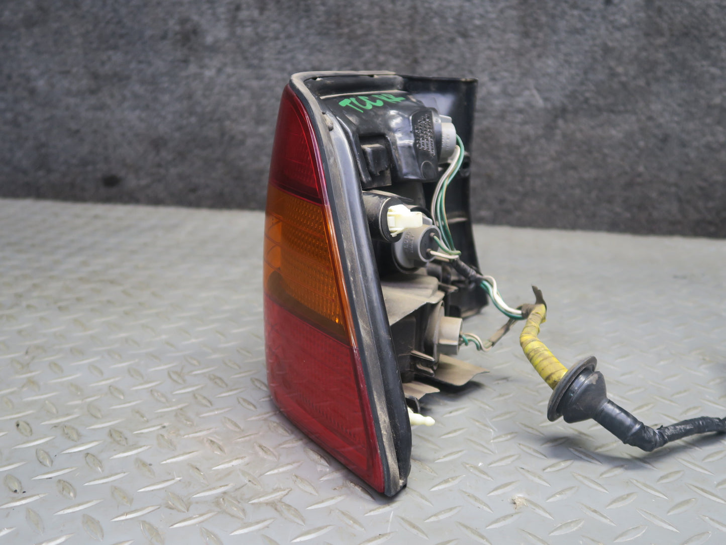95-97 Toyota Celsior UCF20 Rear Right Side Outer Tail Light Lamp OEM