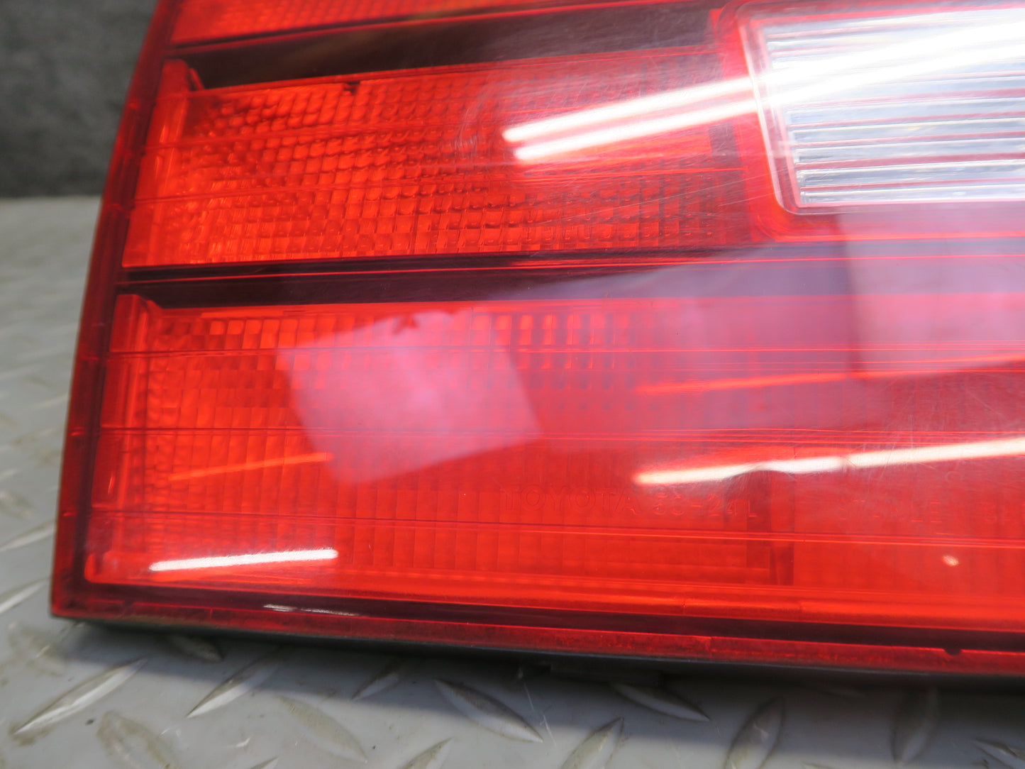 95-97 Toyota Celsior UCF20 Rear Left Inner Tail Light Lamp 81498-50020 OEM