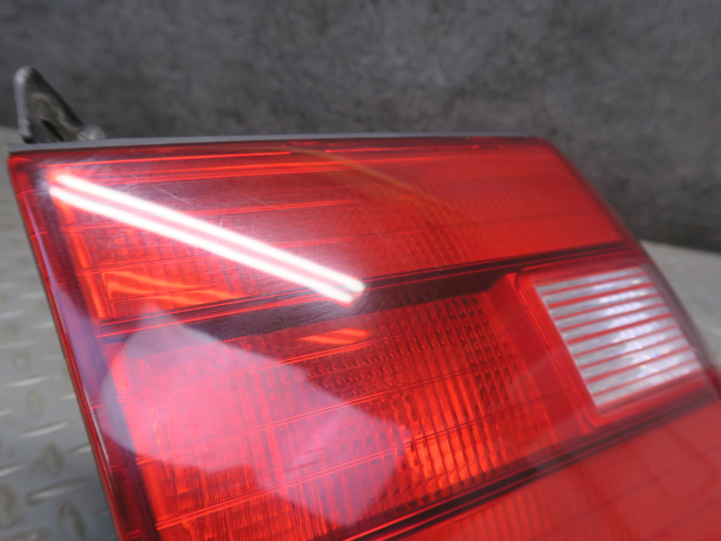 95-97 Toyota Celsior UCF20 Rear Left Inner Tail Light Lamp 81498-50020 OEM