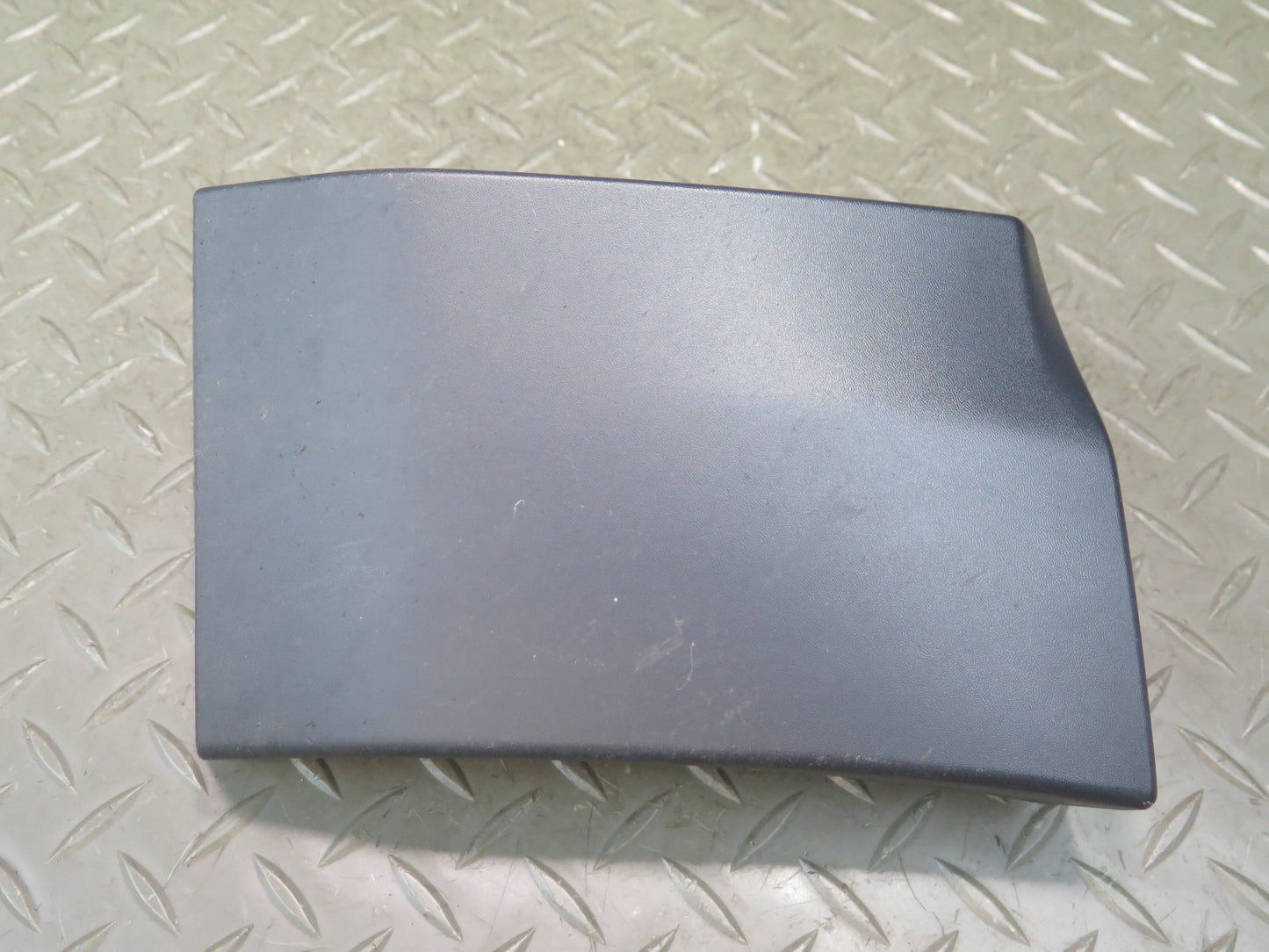 2012-2019 Range Rover Evoque L538 Front Right Fender Lower Trim Molding