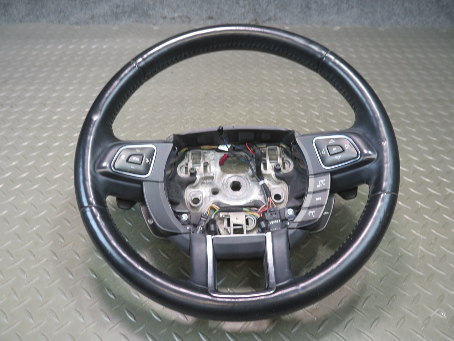 2012-2015 Range Rover Evoque L538 Leather Heated Steering w Controls & Paddles