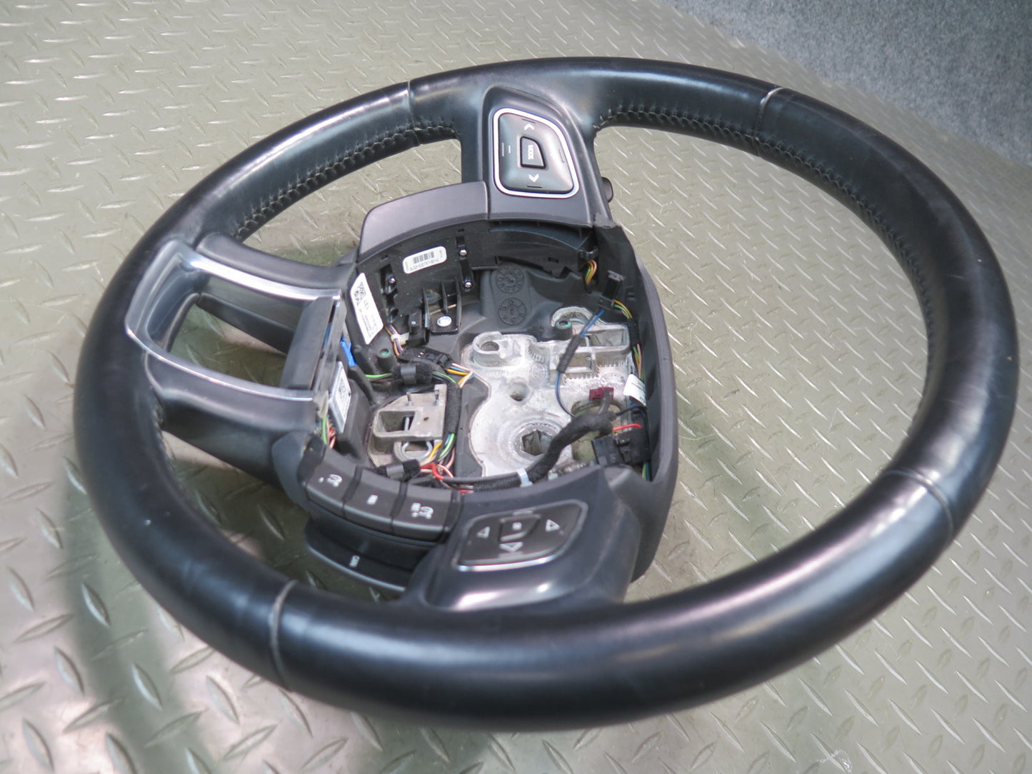 2012-2015 Range Rover Evoque L538 Leather Heated Steering w Controls & Paddles