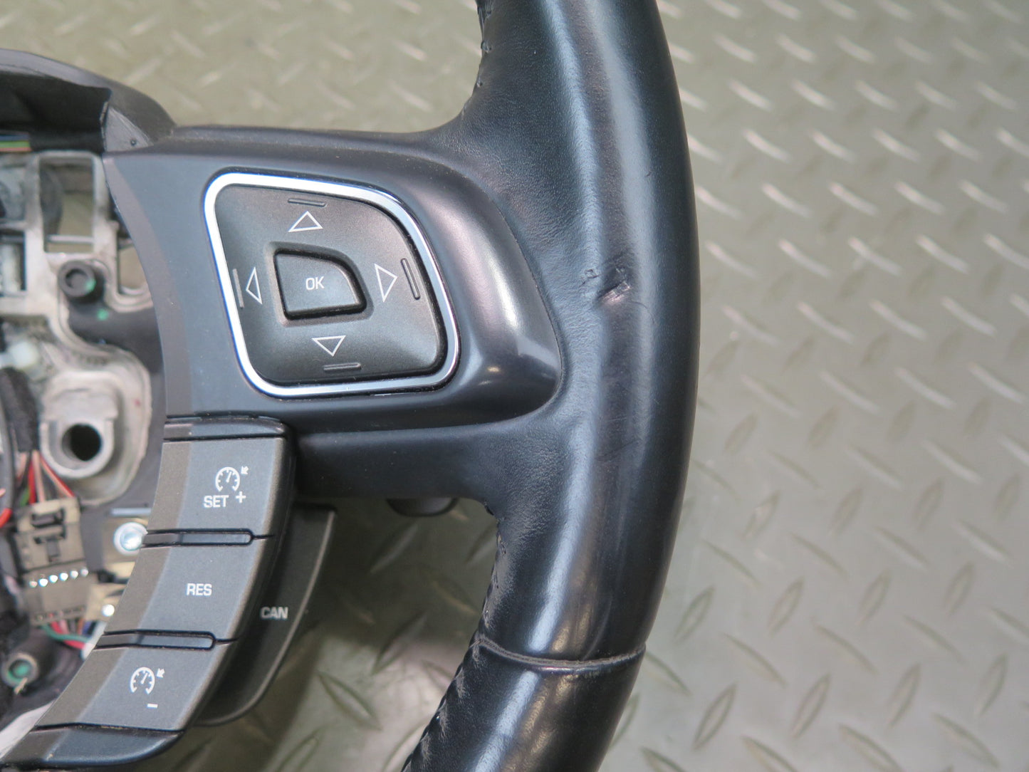 2012-2015 Range Rover Evoque L538 Leather Heated Steering w Controls & Paddles