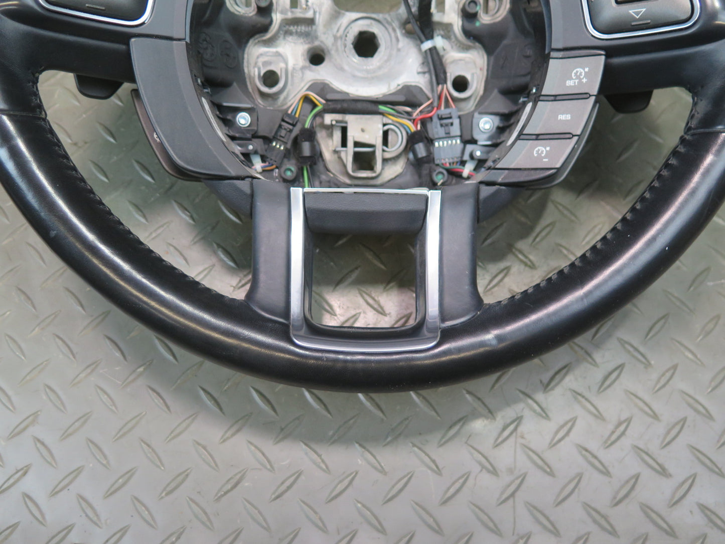 2012-2015 Range Rover Evoque L538 Leather Heated Steering w Controls & Paddles