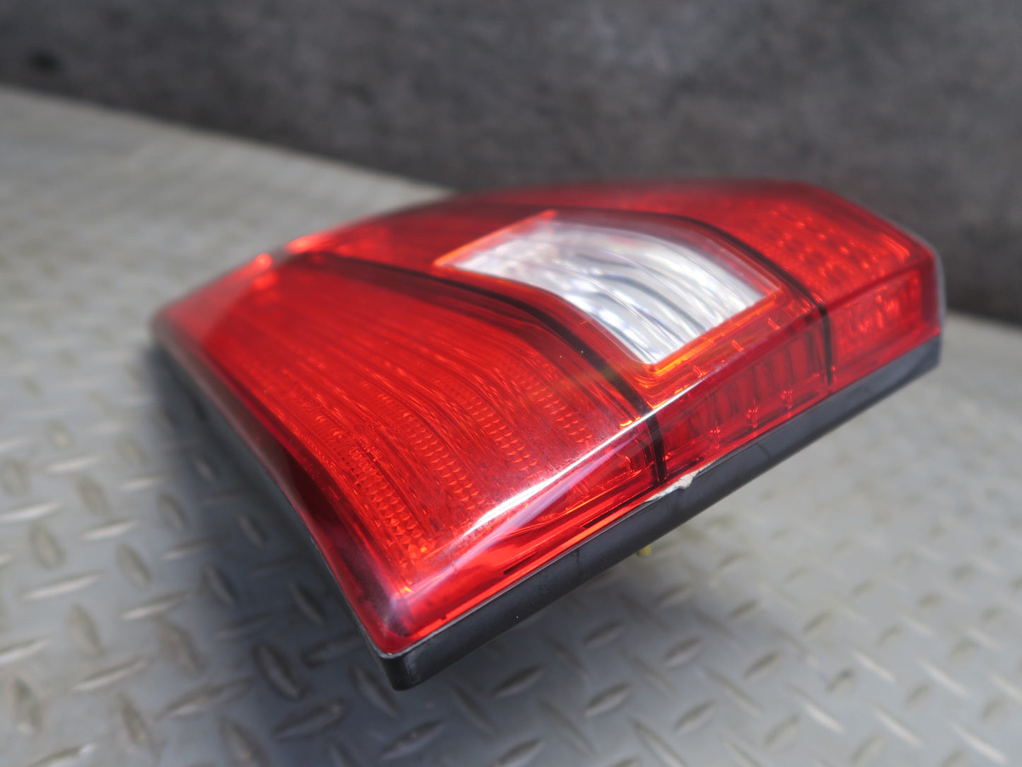 98-00 Lexus UCF20L LS400 Rear Left Inner Tail Light Lamp OEM
