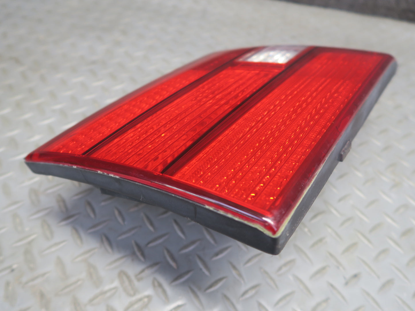 98-00 Lexus UCF20L LS400 Rear Left Inner Tail Light Lamp OEM