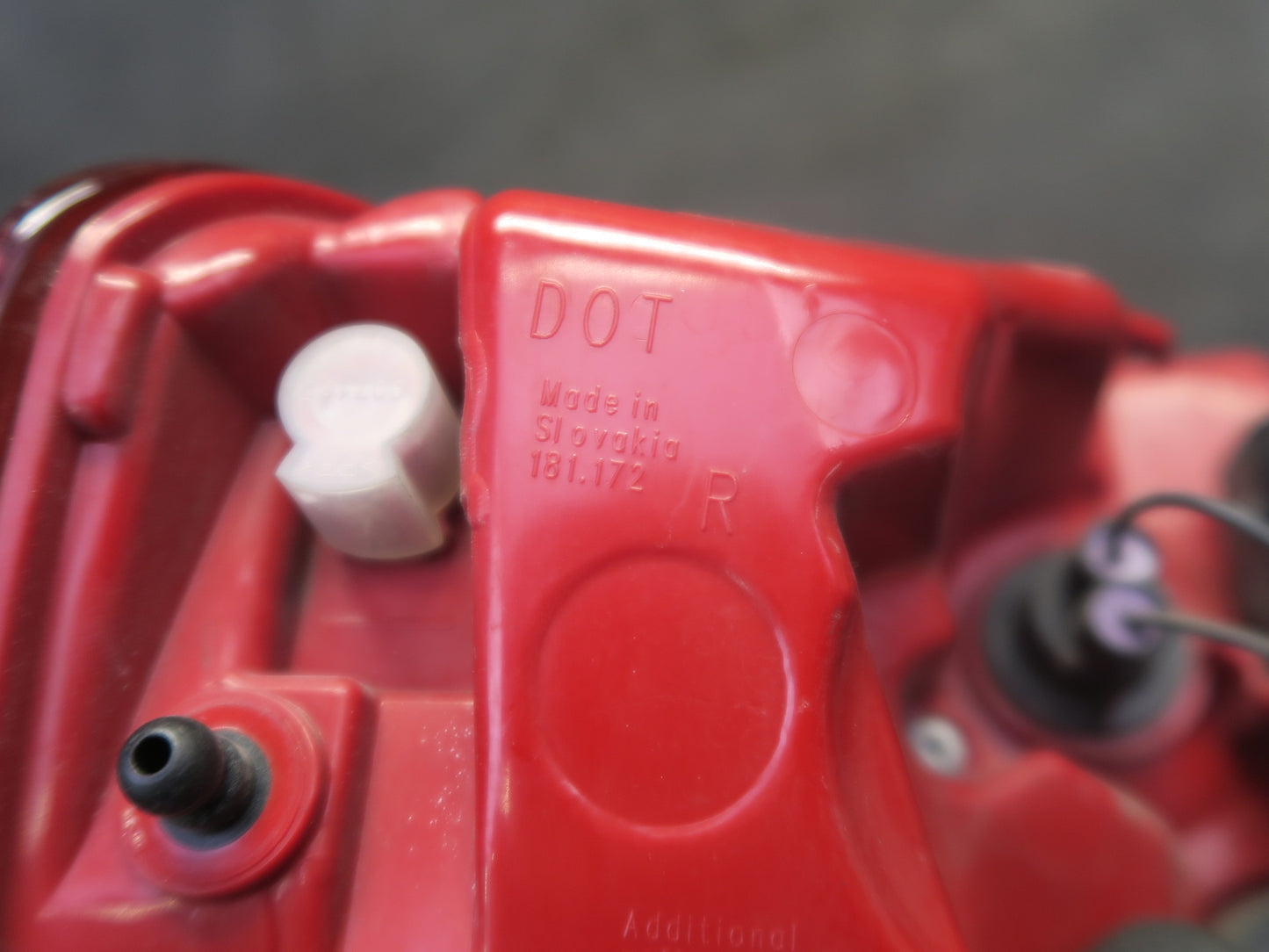 13-16 Audi A4 S4 B8 Rear Right Side Outer Tail Light Lamp 8K5945096AD OEM