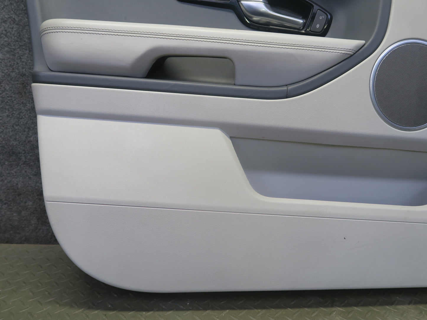 2012-2015 Range Rover Evoque L538 4DR Front Door Interior Trim Panel Set of 2