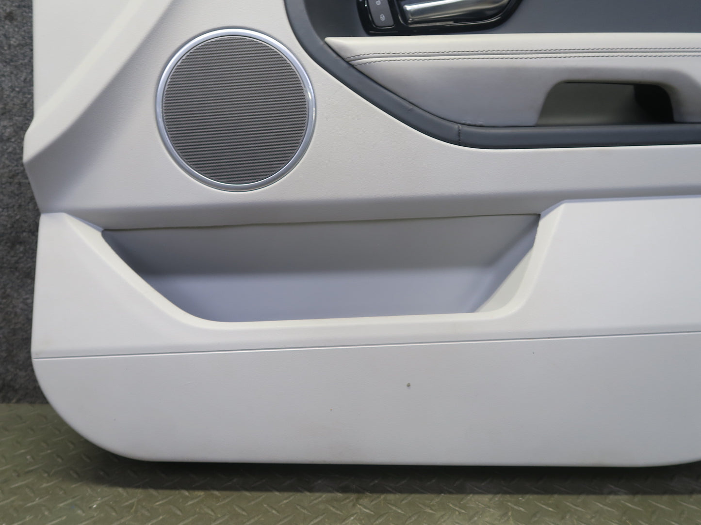 2012-2015 Range Rover Evoque L538 4DR Front Door Interior Trim Panel Set of 2