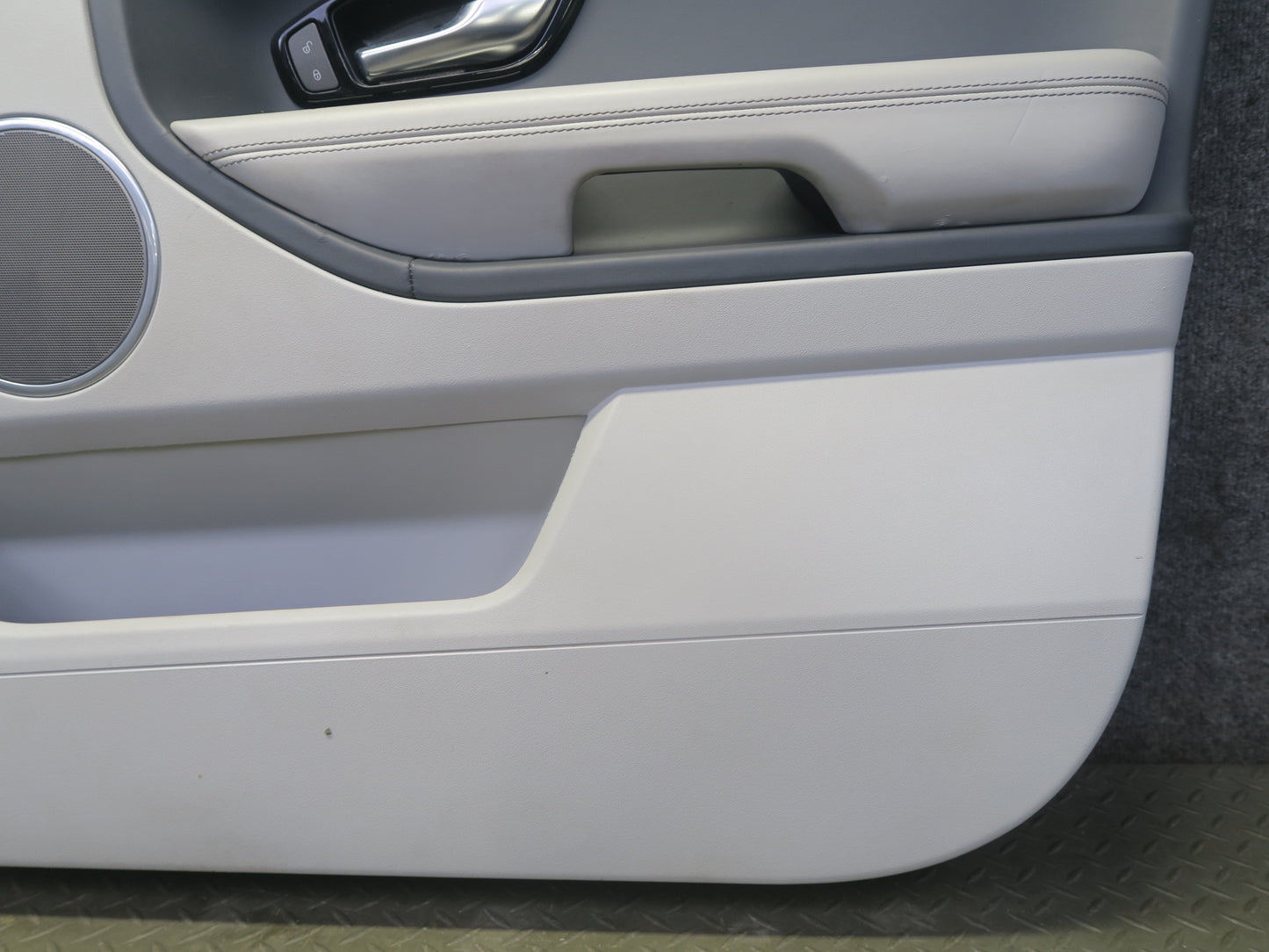 2012-2015 Range Rover Evoque L538 4DR Front Door Interior Trim Panel Set of 2